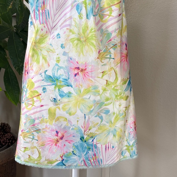 🌸 Victoria’s Secret Floral Lace Trim Slip Nightgown – Pastel Tropical Print - Picture 3 of 13